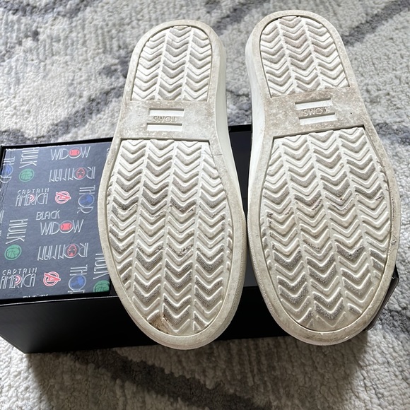 Marvel x TOMS Luca Antique White Marvel How To Print size Y1 - Picture 2 of 7